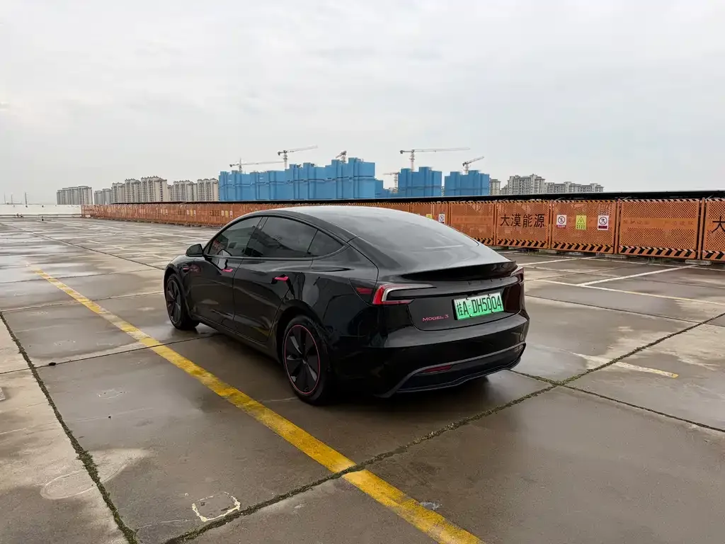 Tesla Model 3 — фото 5