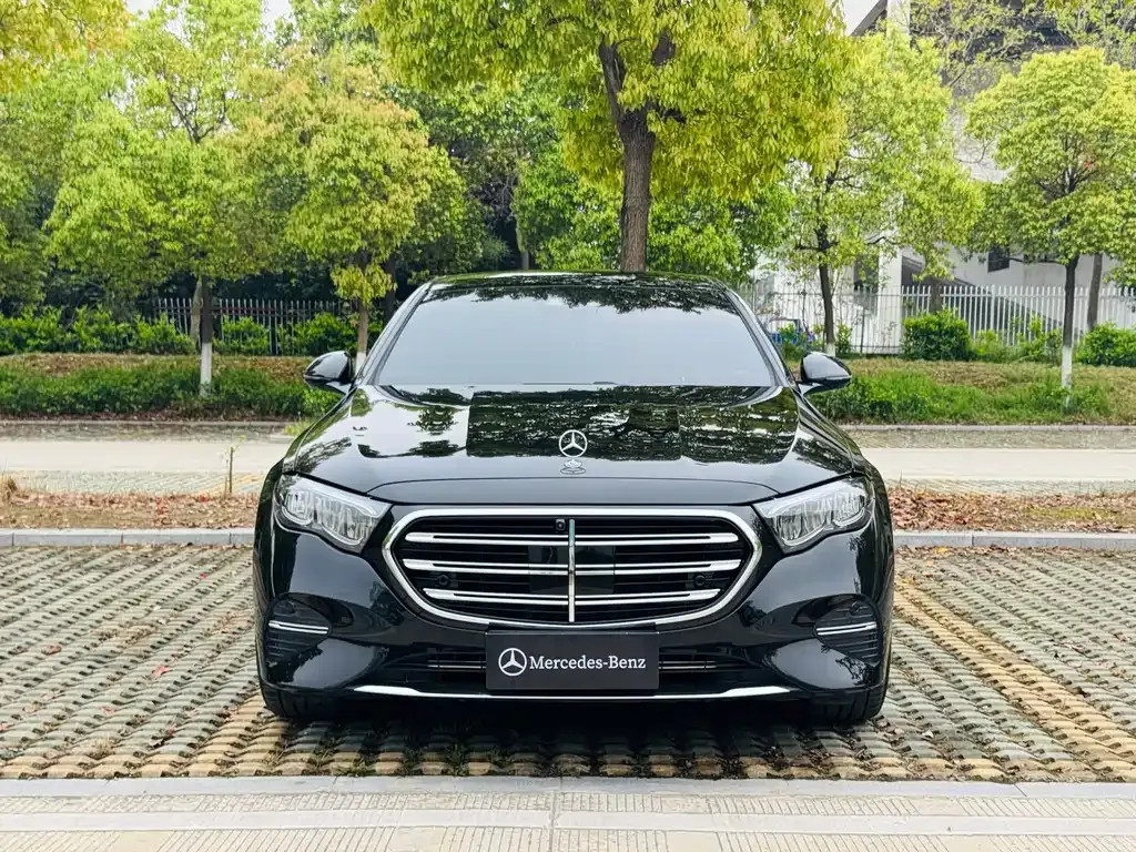 Mercedes-Benz E-Class — фото 6