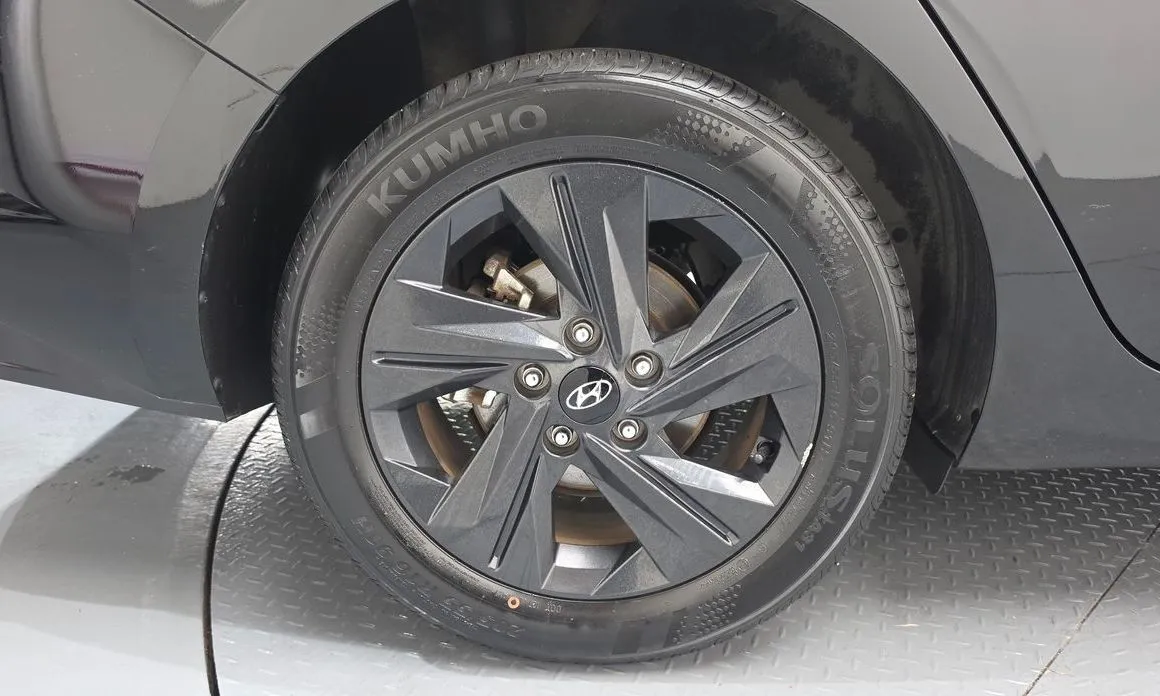 Hyundai AVANTE — фото 8