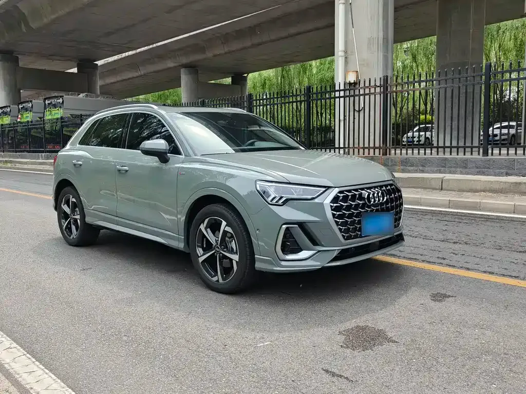 Audi Q3 — фото 10