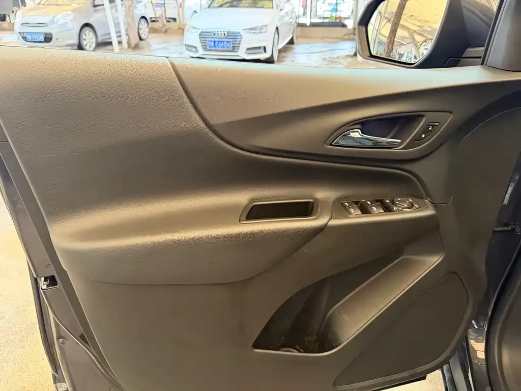 Chevrolet Equinox 2022 из CN, фото 7