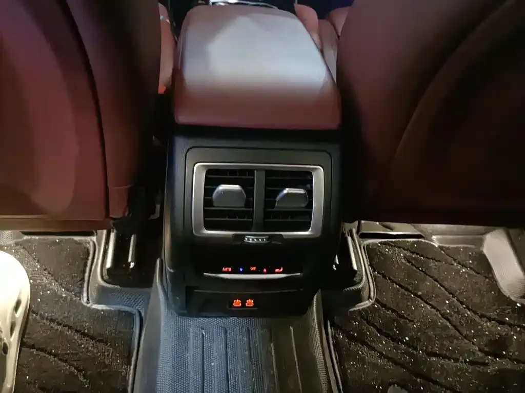 BMW iX3 2024 из CN, фото 10