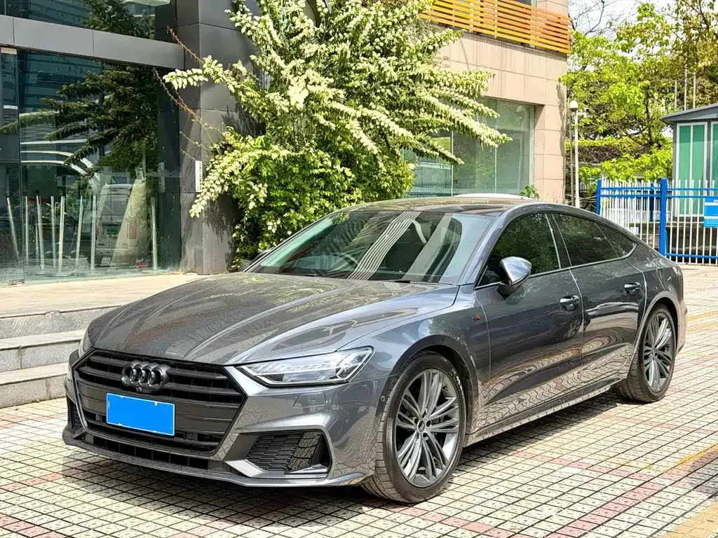 Audi A7 — фото 1