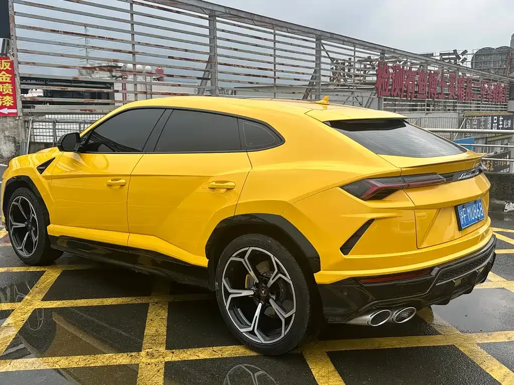 Lamborghini Urus — фото 6