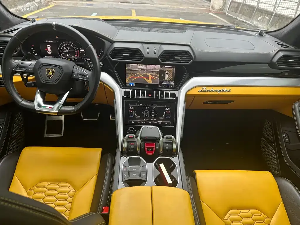 Lamborghini Urus — фото 9