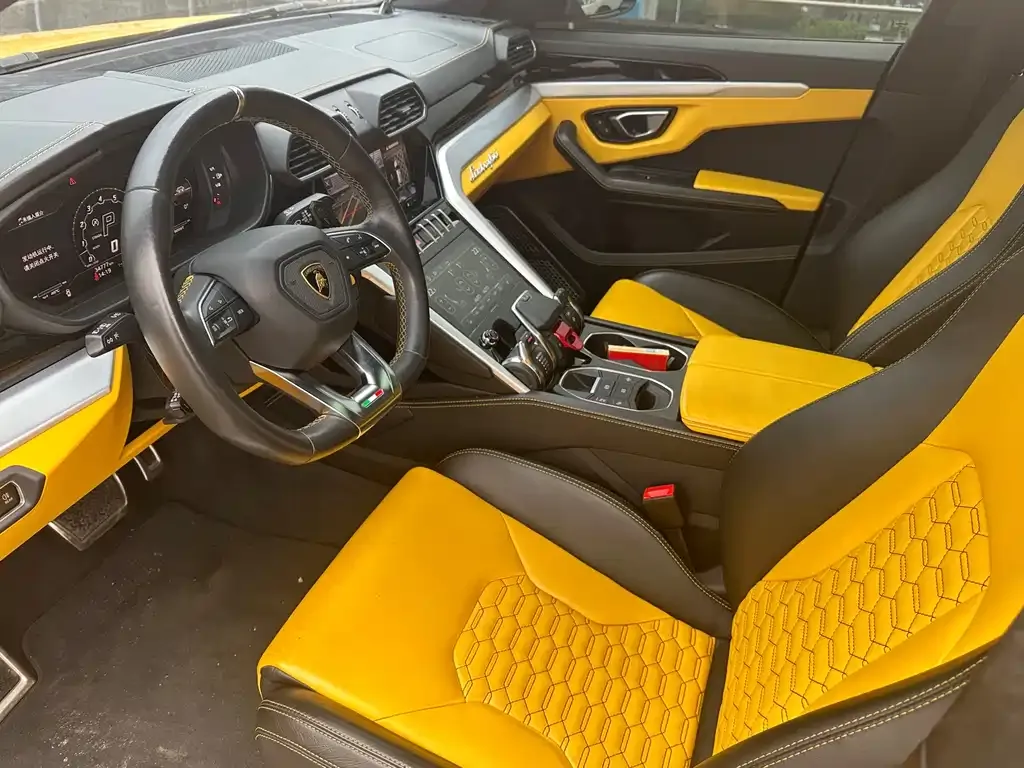 Lamborghini Urus — фото 3