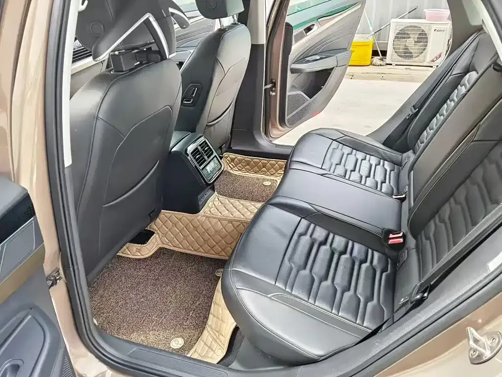Volkswagen Passat 2021 из CN, фото 6