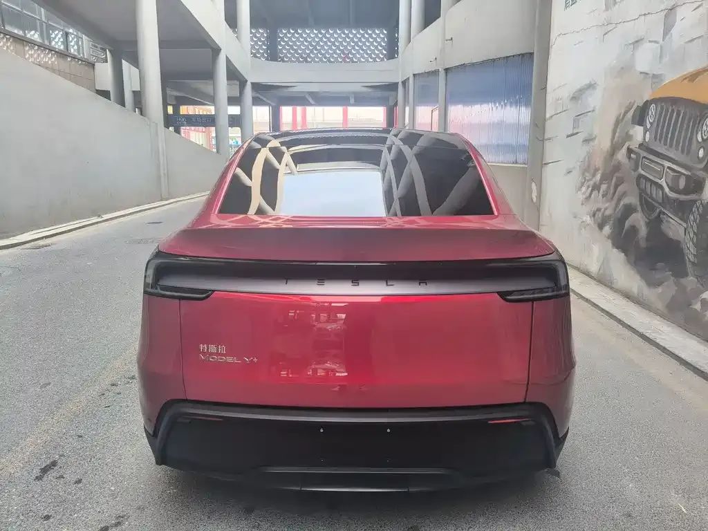 Tesla Model Y — фото 2