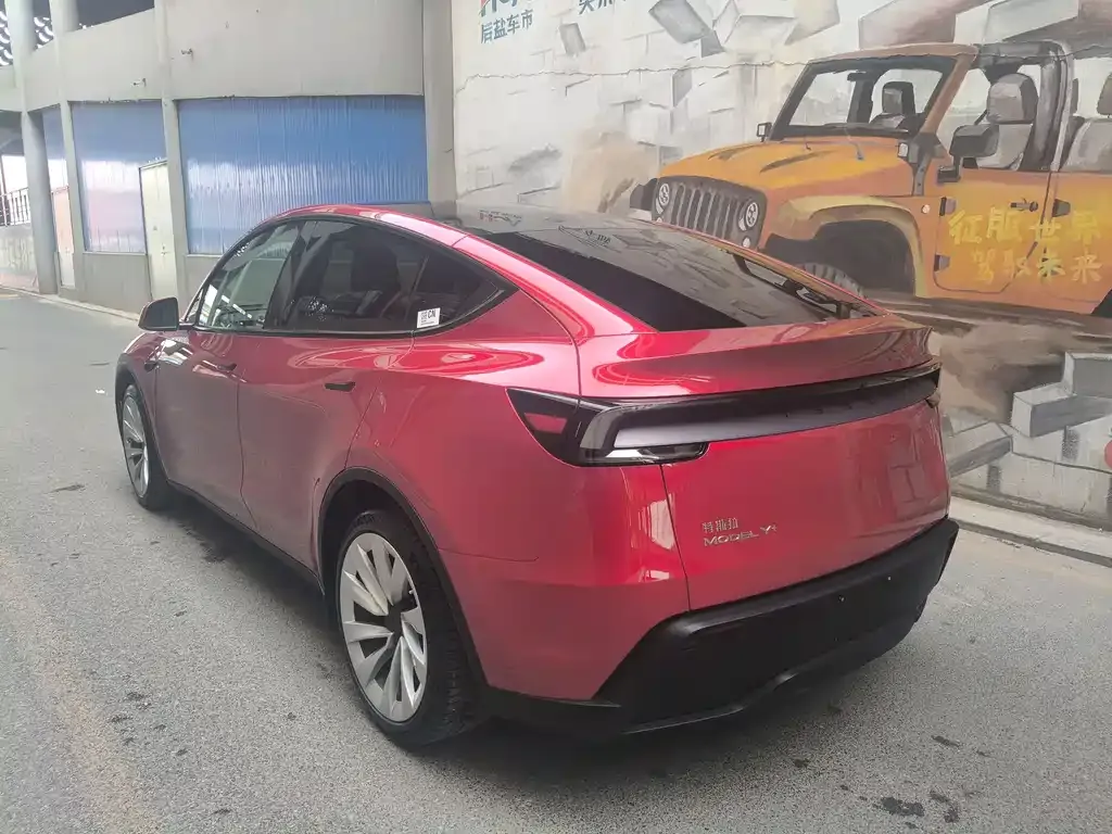 Tesla Model Y — фото 3