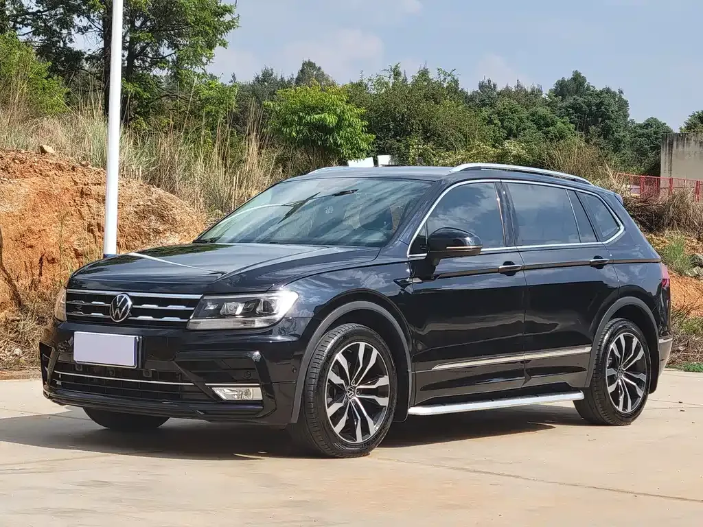 Volkswagen Tiguan L — фото 1