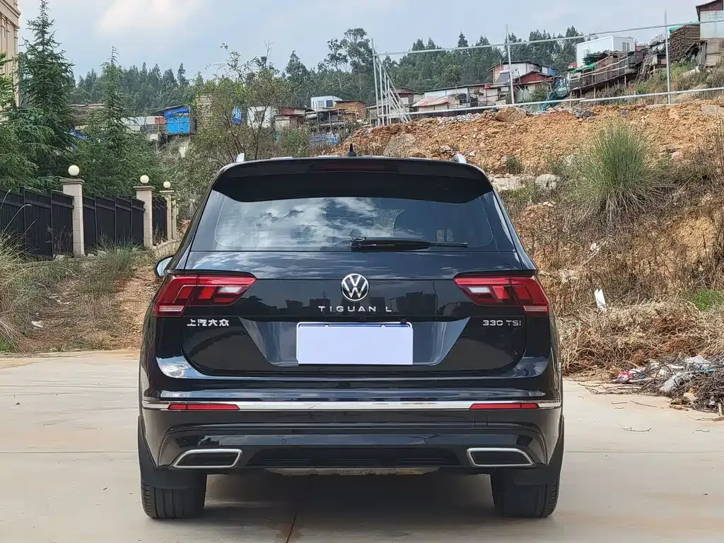 Volkswagen Tiguan L — фото 10