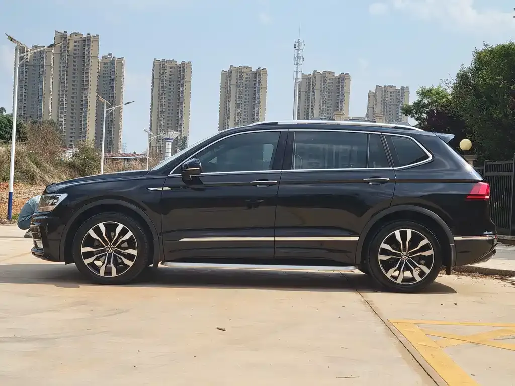 Volkswagen Tiguan L — фото 4