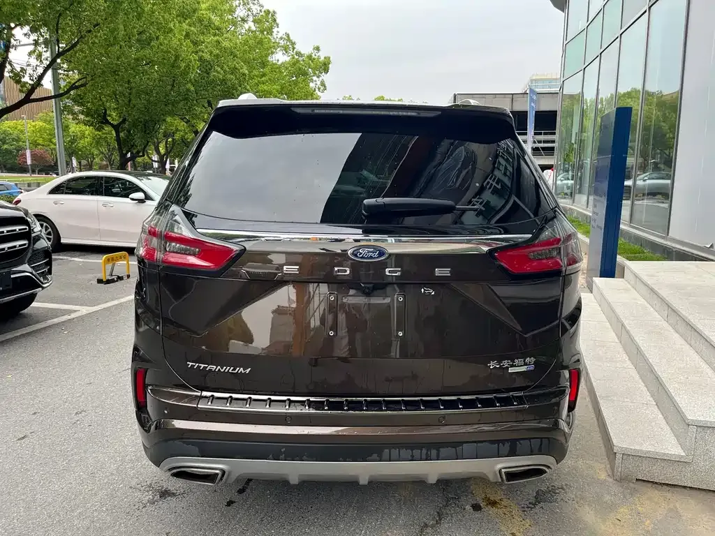 Ford Edge — фото 6