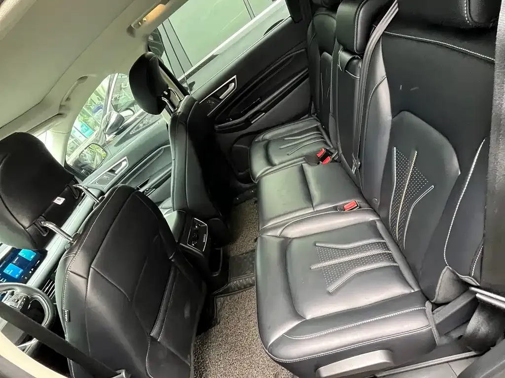Ford Edge — фото 8