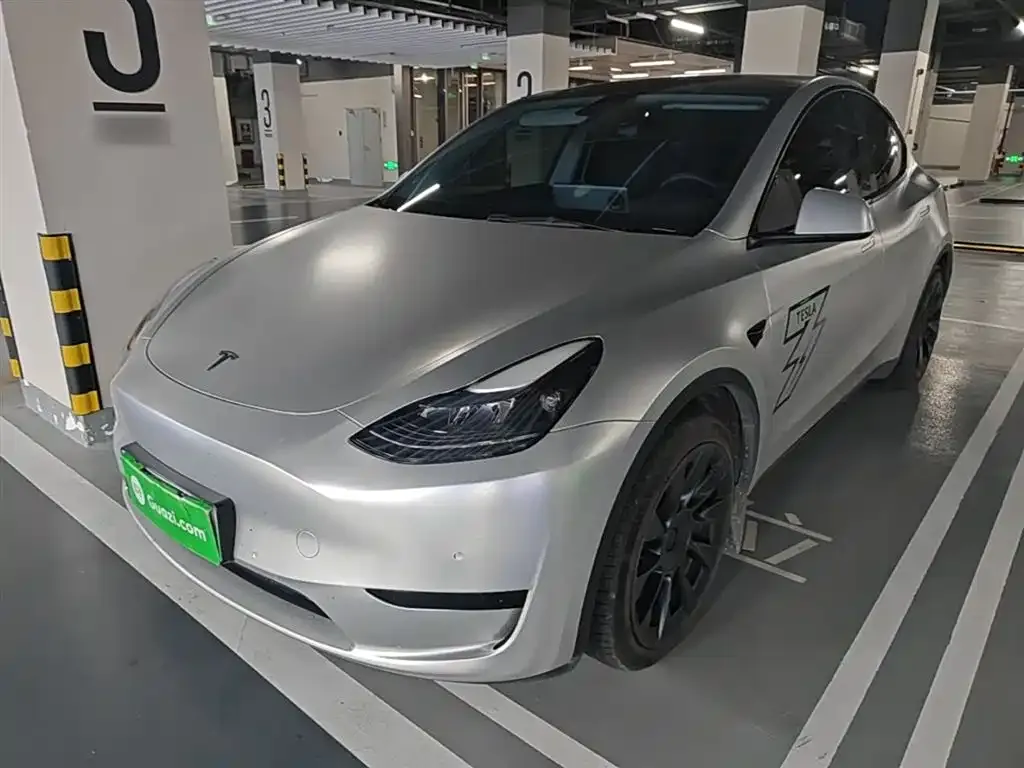 Tesla Model Y — фото 1