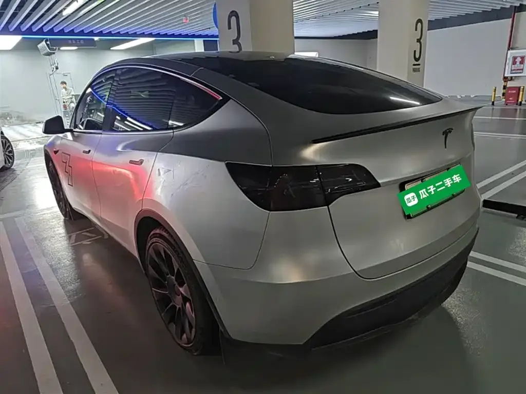 Tesla Model Y — фото 8