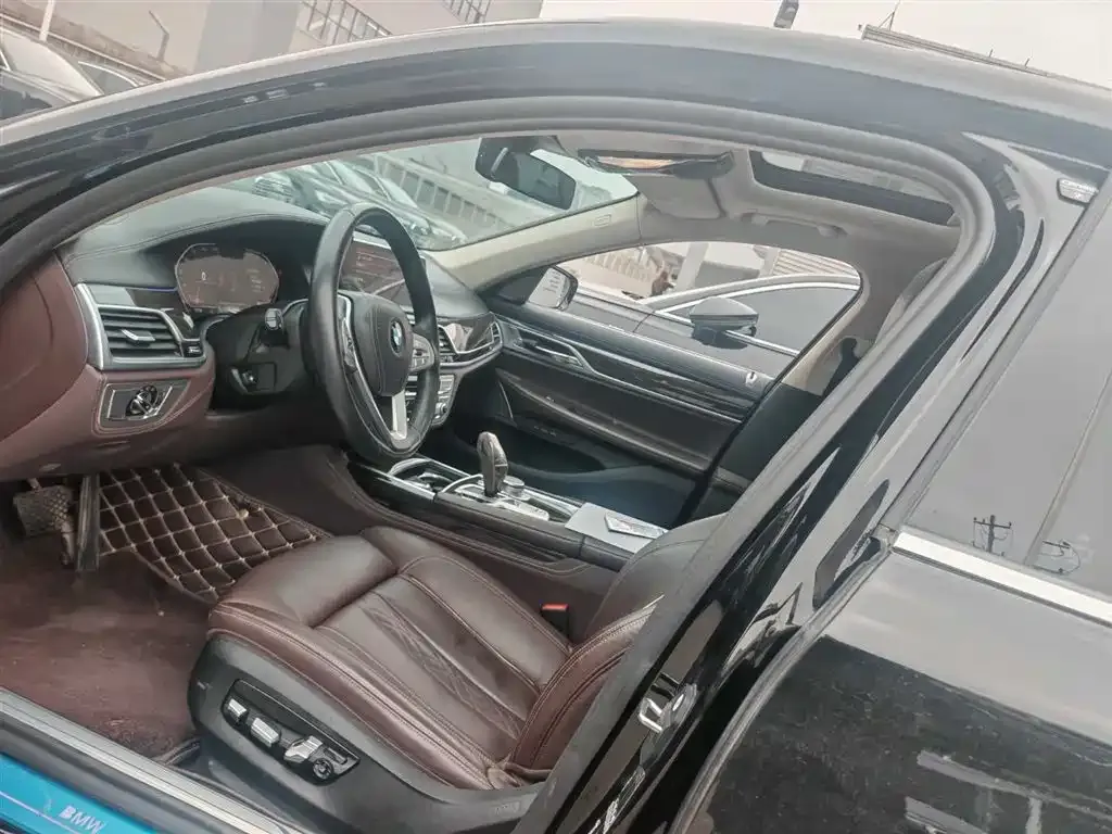 BMW 7 Series 2022 из CN, фото 5