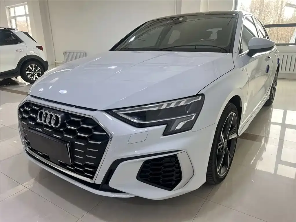 Audi A3 — фото 1