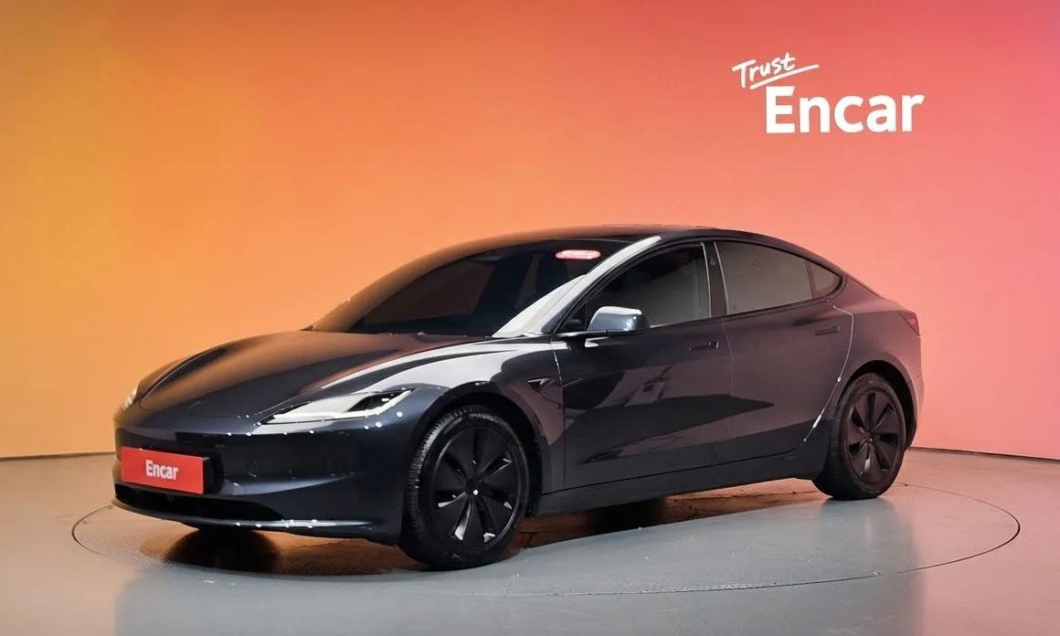 Tesla Model 3 — фото 1
