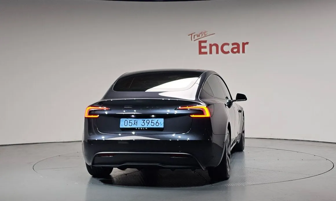 Tesla Model 3 — фото 4