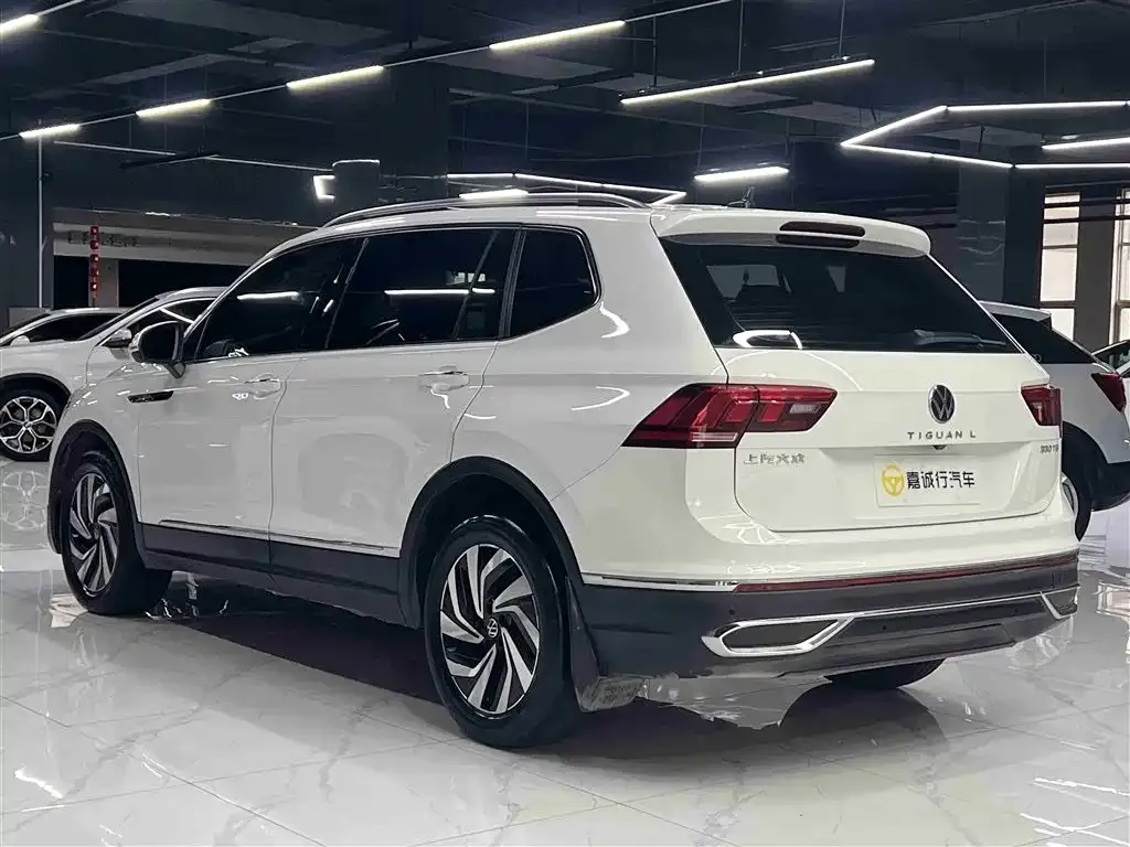 Volkswagen Tiguan L — фото 6