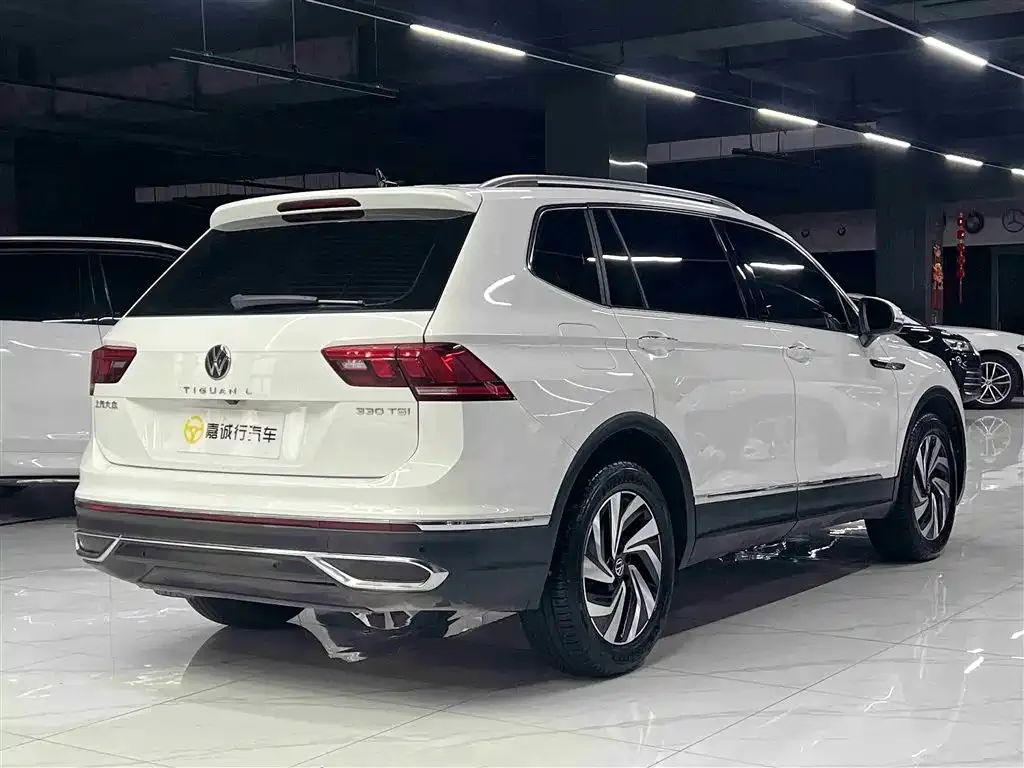 Volkswagen Tiguan L — фото 9