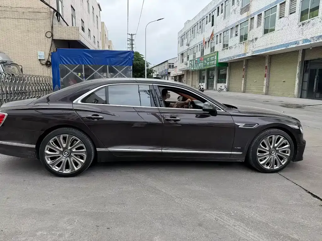 Bentley Flying Spur 2022 из CN, фото 5