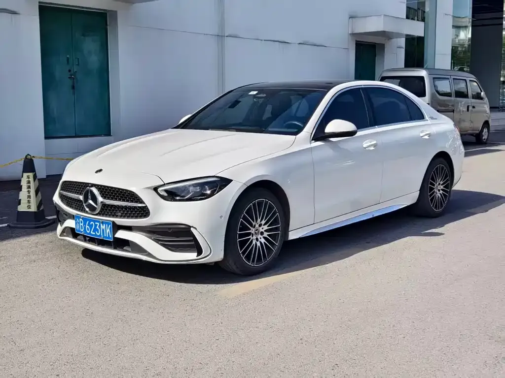 Mercedes-Benz C-Class — фото 1