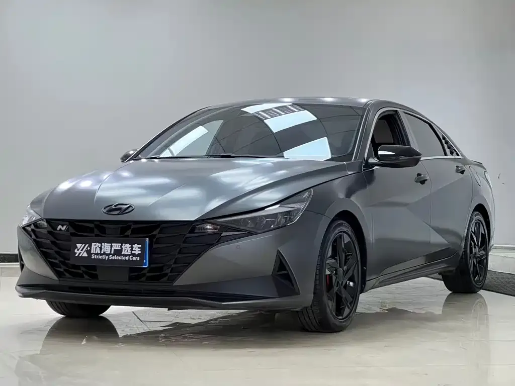 Hyundai Elantra — фото 1
