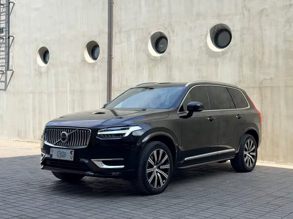 Volvo XC90 — фото 1