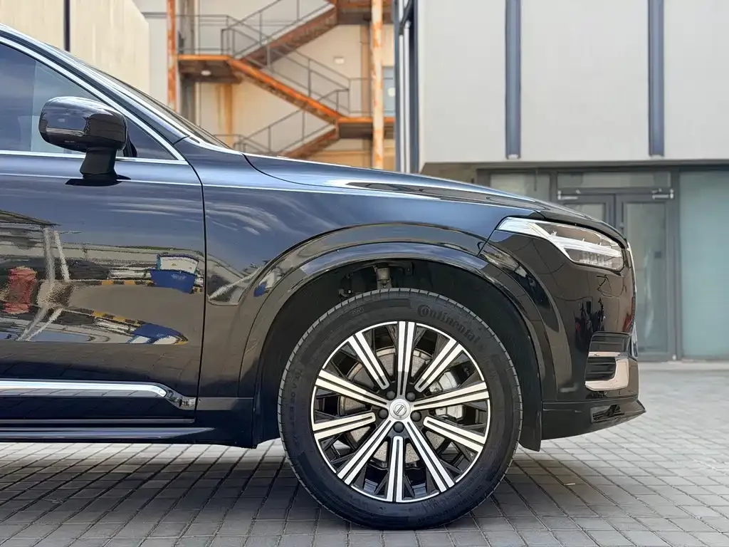 Volvo XC90 — фото 9