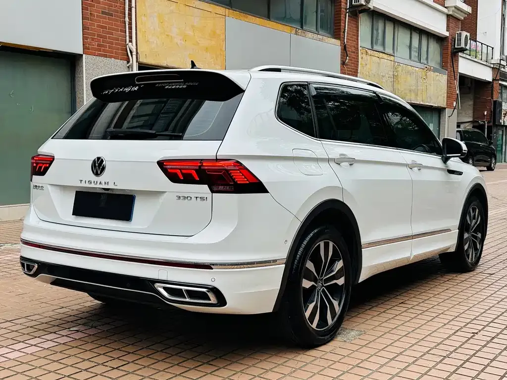 Volkswagen Tiguan L — фото 4