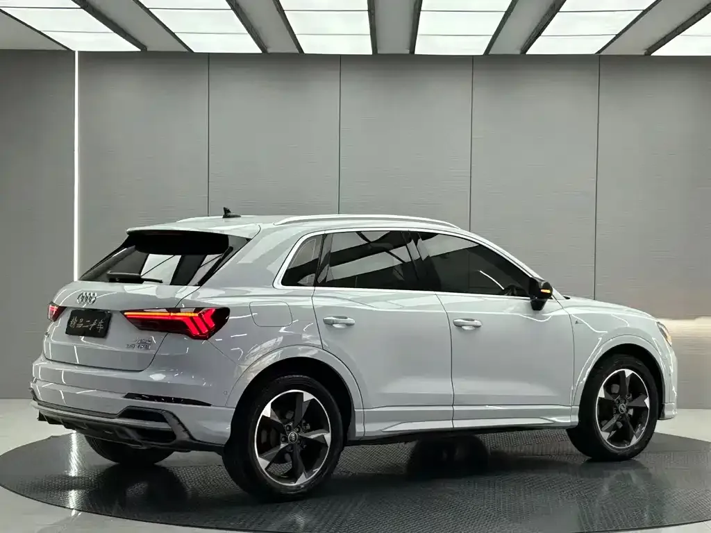 Audi Q3 — фото 3