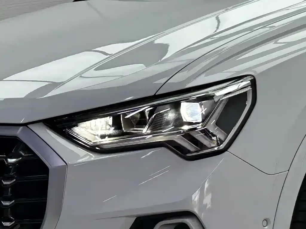 Audi Q3 — фото 4