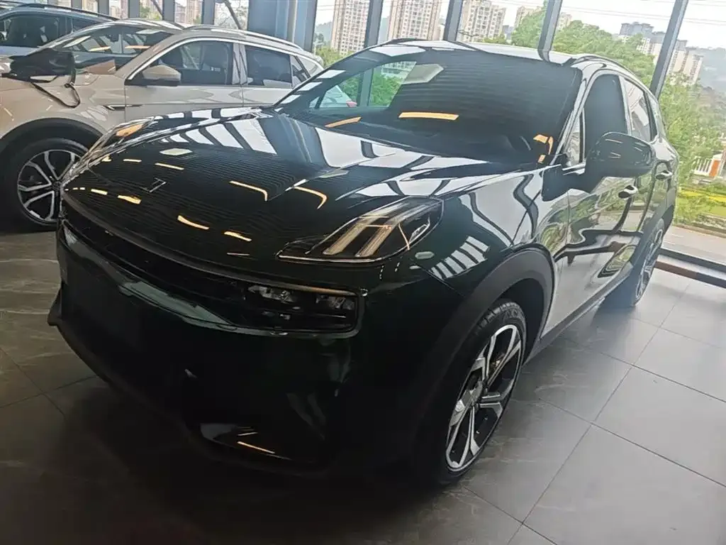 Lynk & Co 06