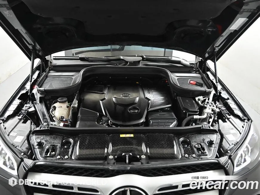 Mercedes-Benz GLS-Class — фото 10