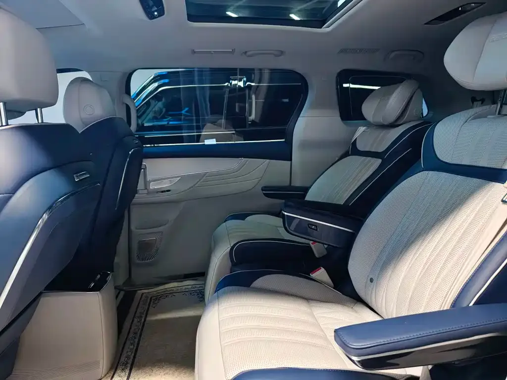 Roewe iMAX8 — фото 5