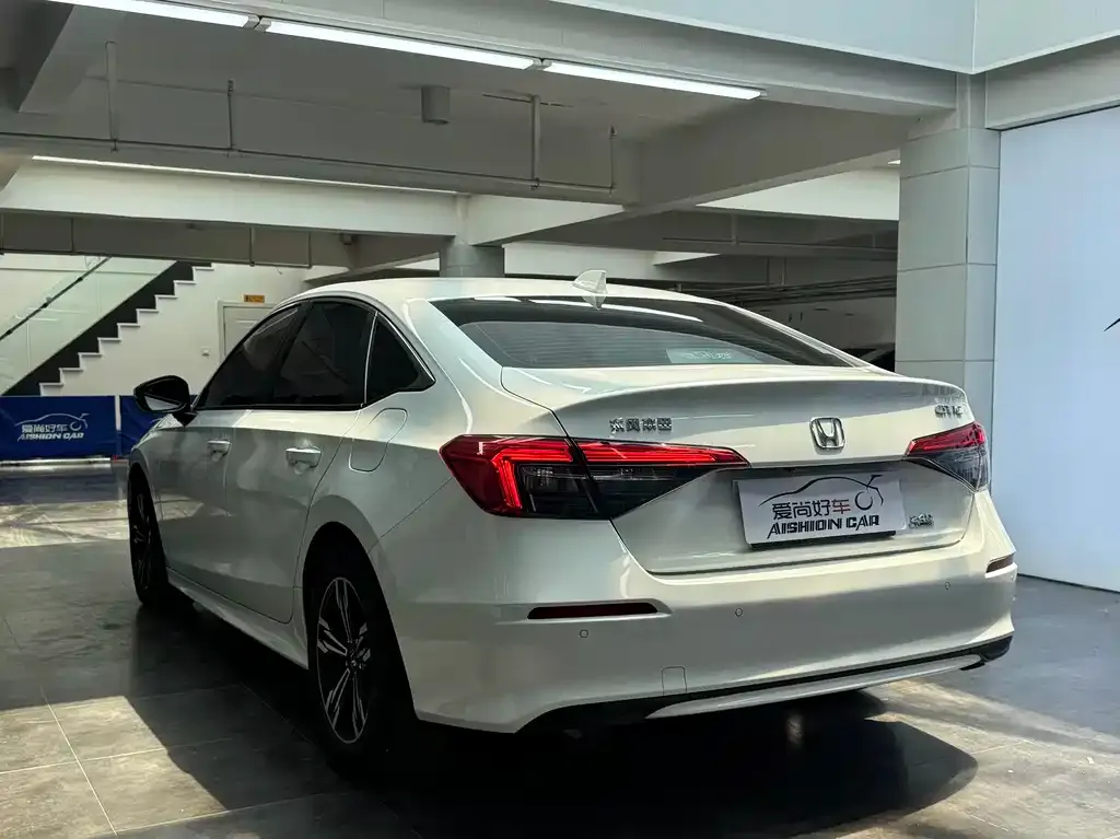 Honda Civic — фото 10