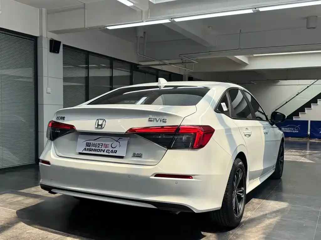Honda Civic — фото 7