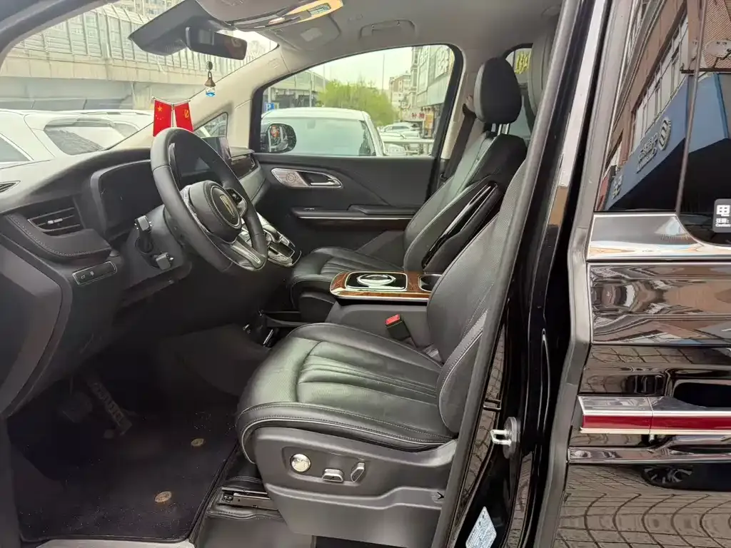 Hongqi HQ9 2023 из CN, фото 3