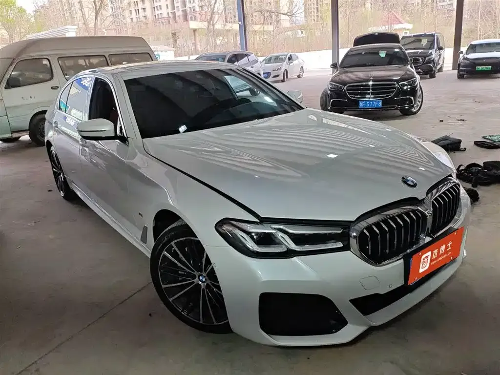 BMW 5 Series — фото 5