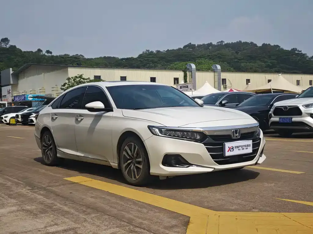 Honda Accord — фото 8