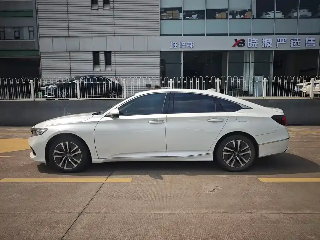 Honda Accord — фото 6