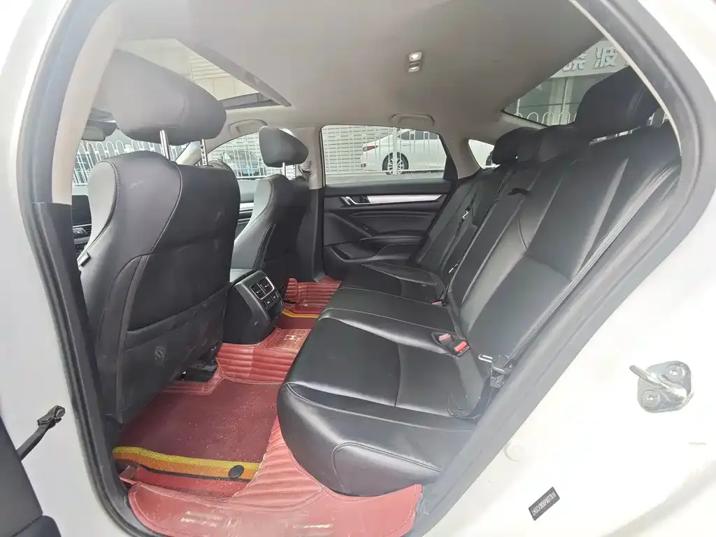 Honda Accord — фото 2