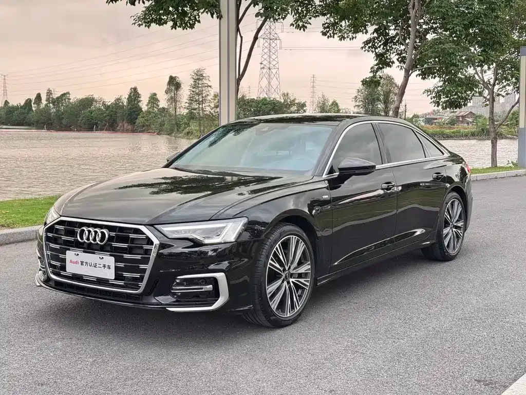 Audi A6L — фото 1