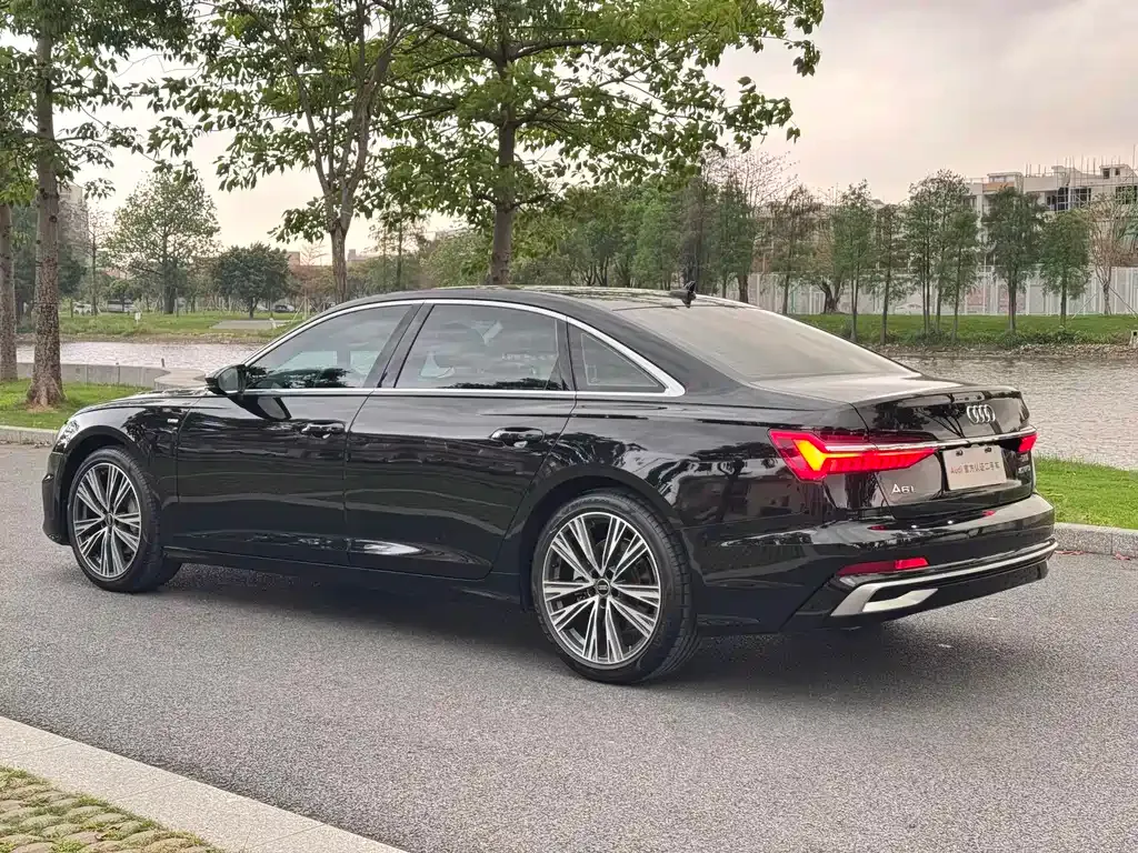 Audi A6L — фото 7