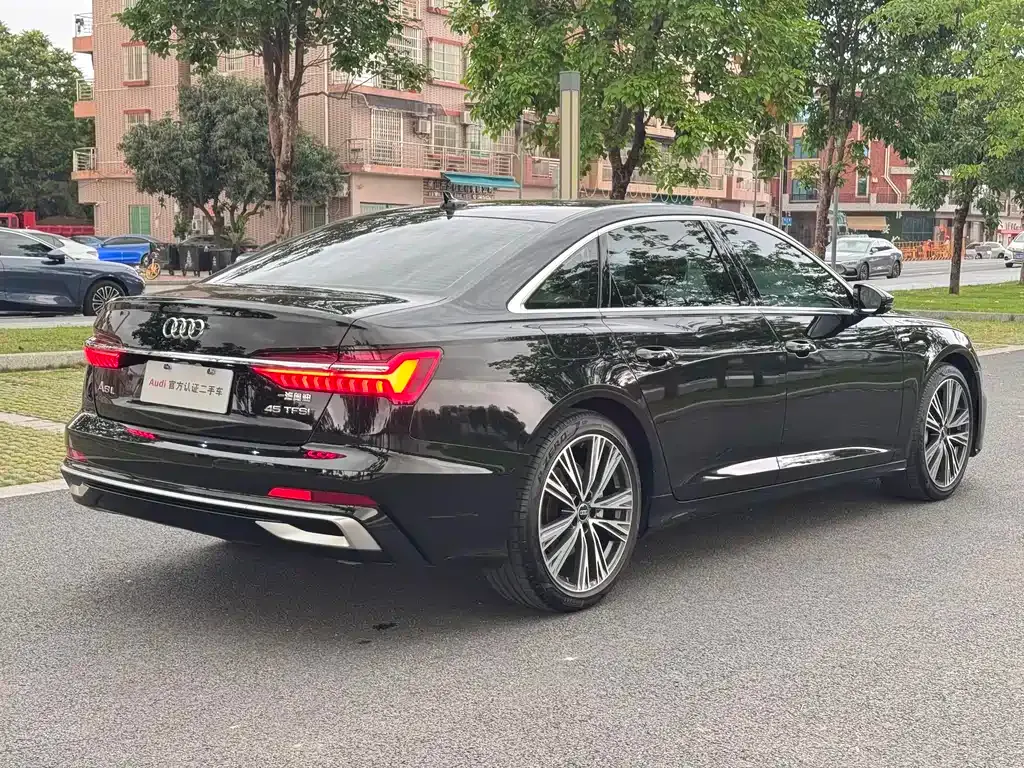 Audi A6L — фото 10