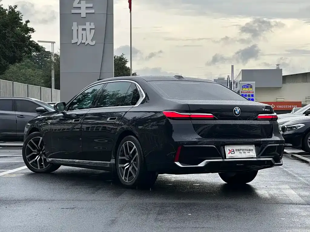 BMW 7 Series 2023 из CN, фото 7