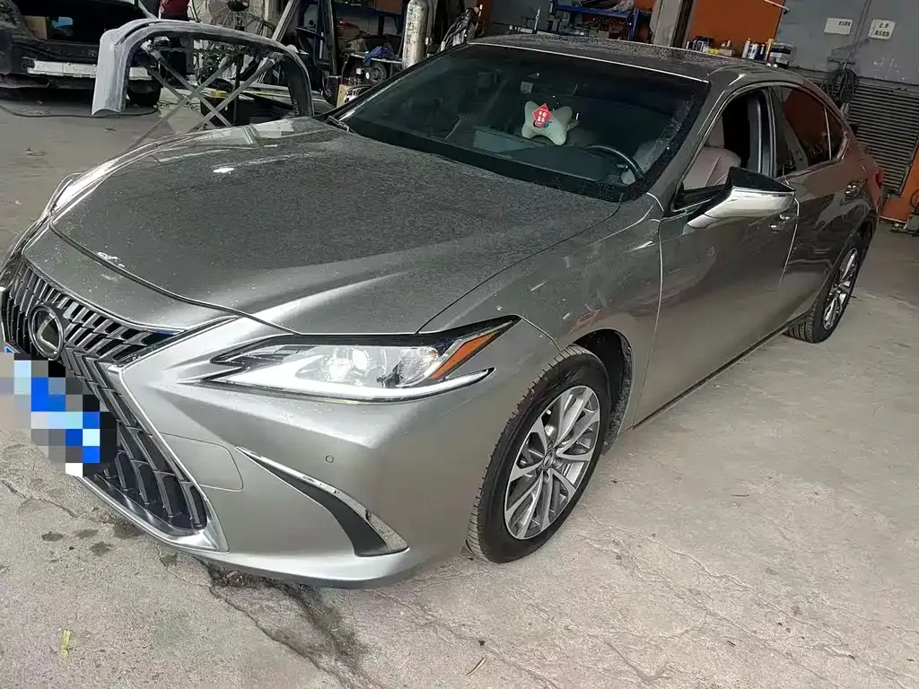 Lexus ES — фото 1