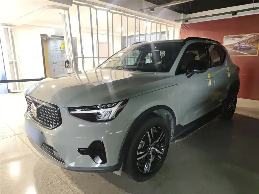 Volvo XC40 2023 из CN, фото 2